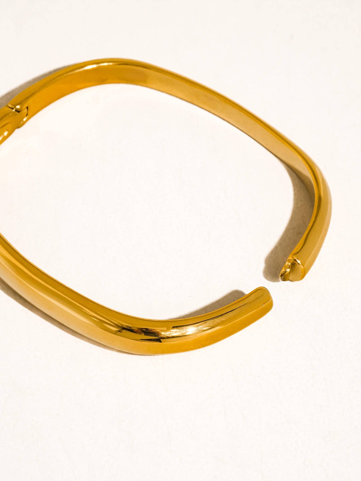Renzi Classic Bangle (silver or 18k gold plated)